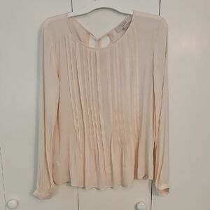 3/$20🎉 LOFT Pink Pleated Long Sleeve Blouse